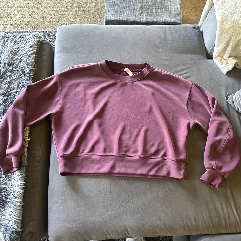lululemon athletica trendy Purple Sweatshirt Size 8. Extremely Soft Gym Wear